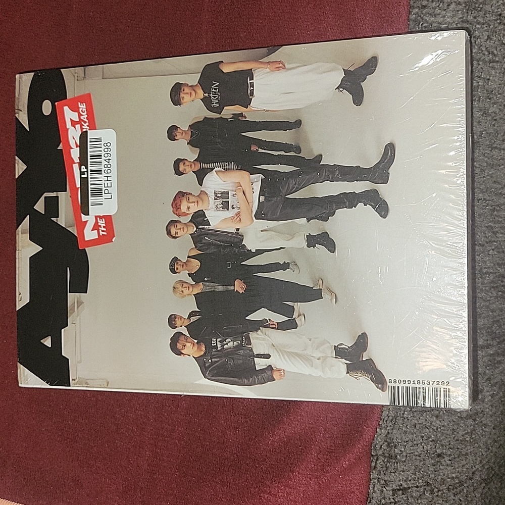 NCT 127's 4th full-length repackage "Ay-Yo..brand new